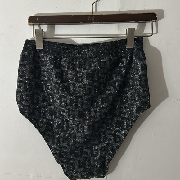 GCDS - Picture 2 of 4